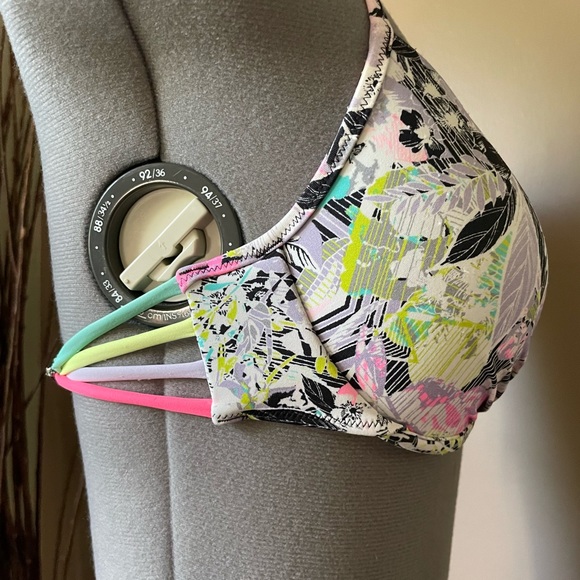 Bikini top by VS - Picture 6 of 8